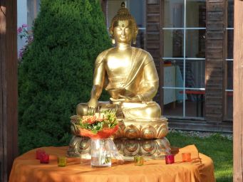 Buddha-Abbildung im Garten